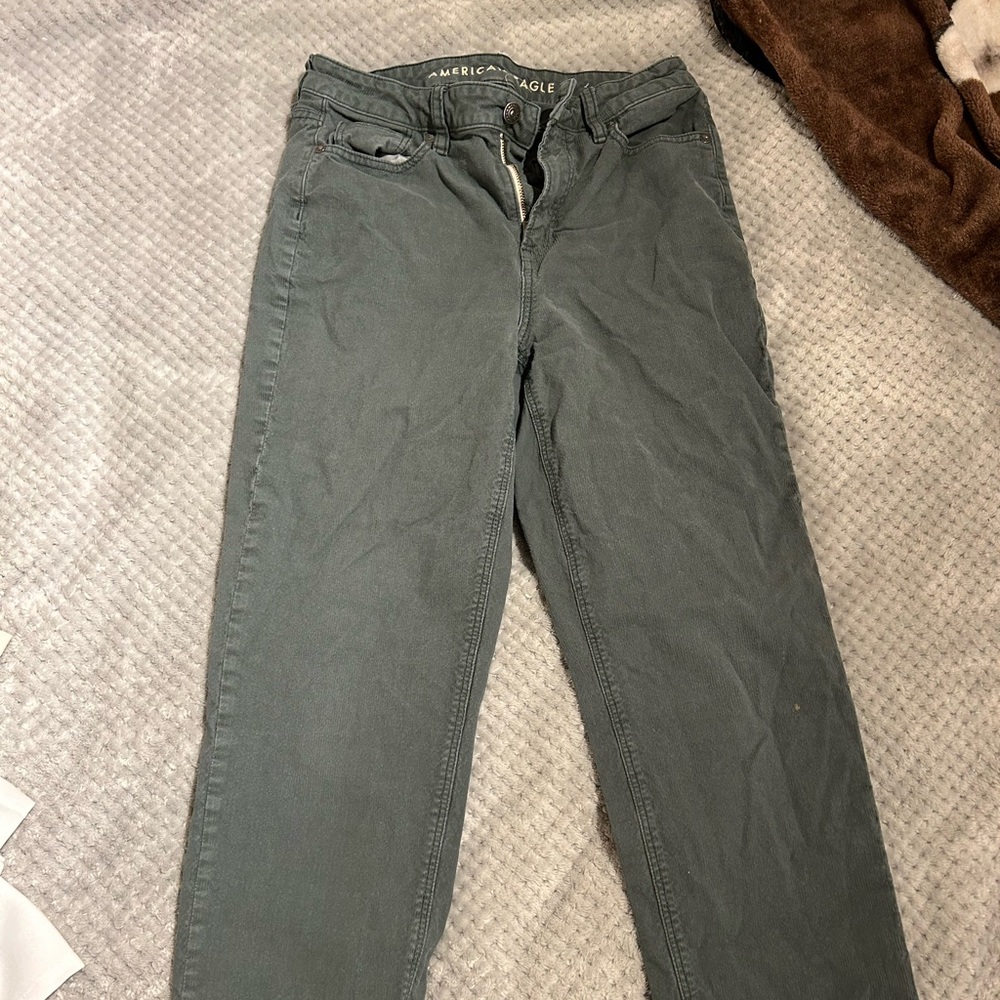 american eagle women’s green corduroy pants